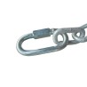 Zoom sur un des maillons de fixation de la chaine de métal en acier galvanisé long. 3 m
